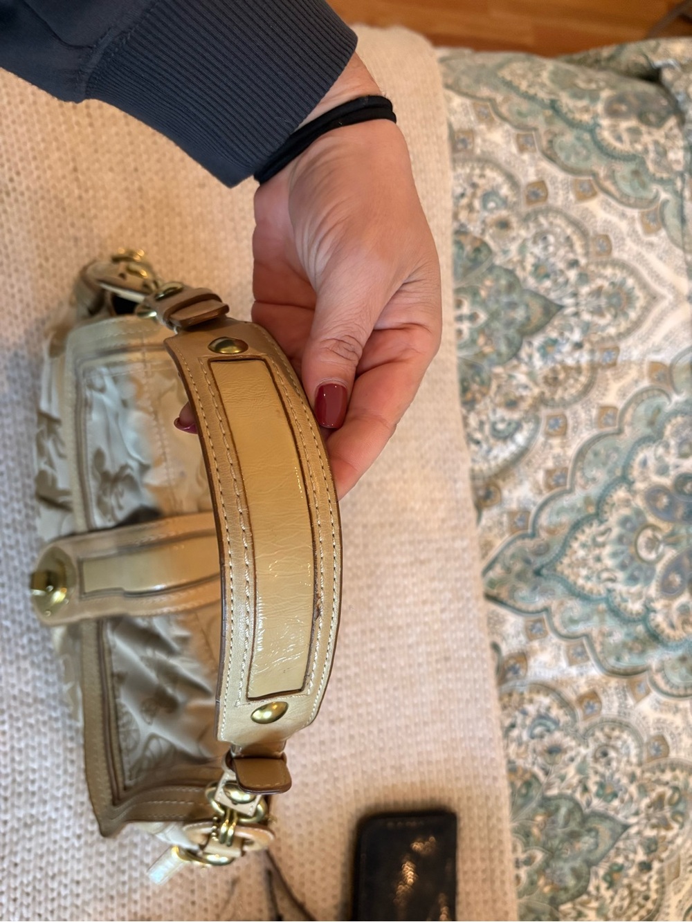 Coach Tan and Beige Signature Shoulder Bag with Gold Hardware - Picture 6 of 6